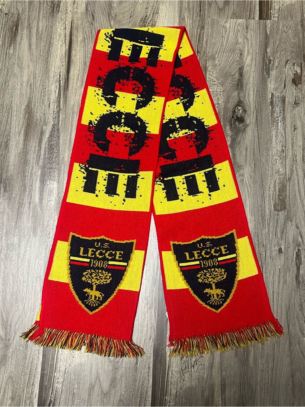 U.S. Lecce Scarf Made In Italy 100% Acrylic Yellow Red Soccer Football Serie A